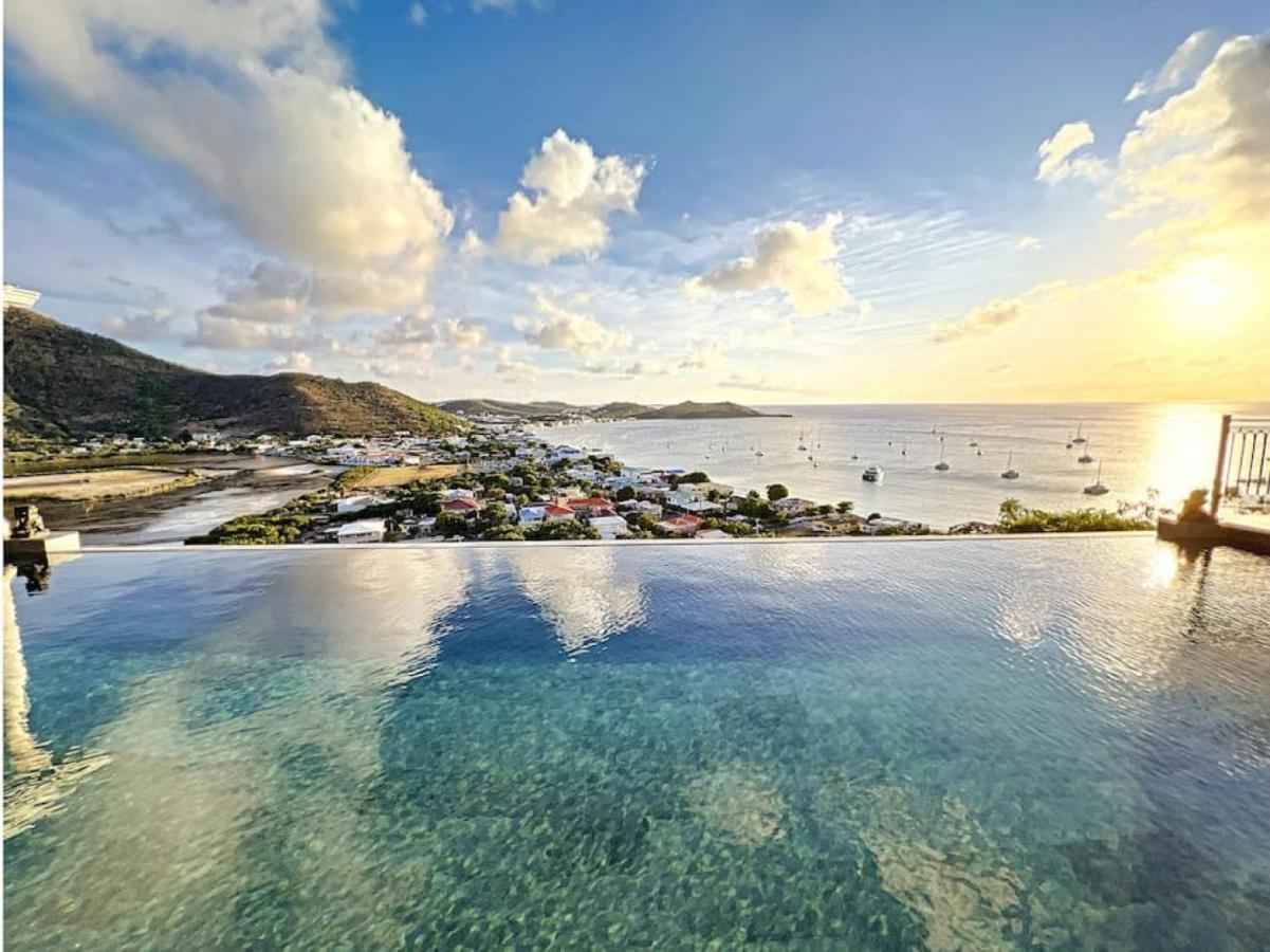 Blue Room In A Shared Villa Diamant With Communal Pool And Sea View Grand Case Dış mekan fotoğraf
